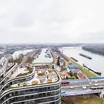 דירה Skyline River & Eurovea Tower ברטיסלאבה