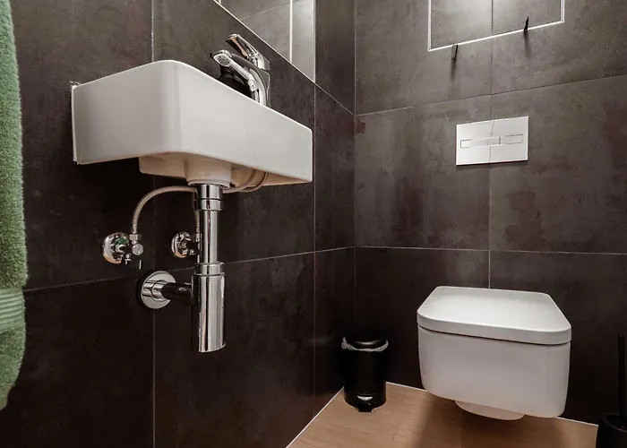 Skyline River & Eurovea Tower 아파트